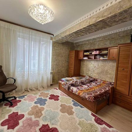 Gold Rose Apartament 키시나우 외부 사진